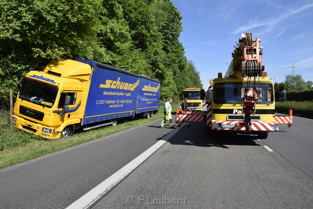 LKW in Boeschung A 3 Rich Frankfurt Hoehe Roesrath Lohmar P022.JPG - Miklos Laubert